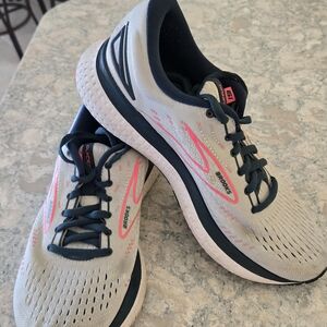 Brooks Women's Athletic Shoes - Gray with Pink Accents